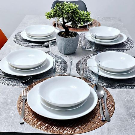 Lushstay Telford - Families, Contractors & Group Of Friends, Long Term Stay ภายนอก รูปภาพ