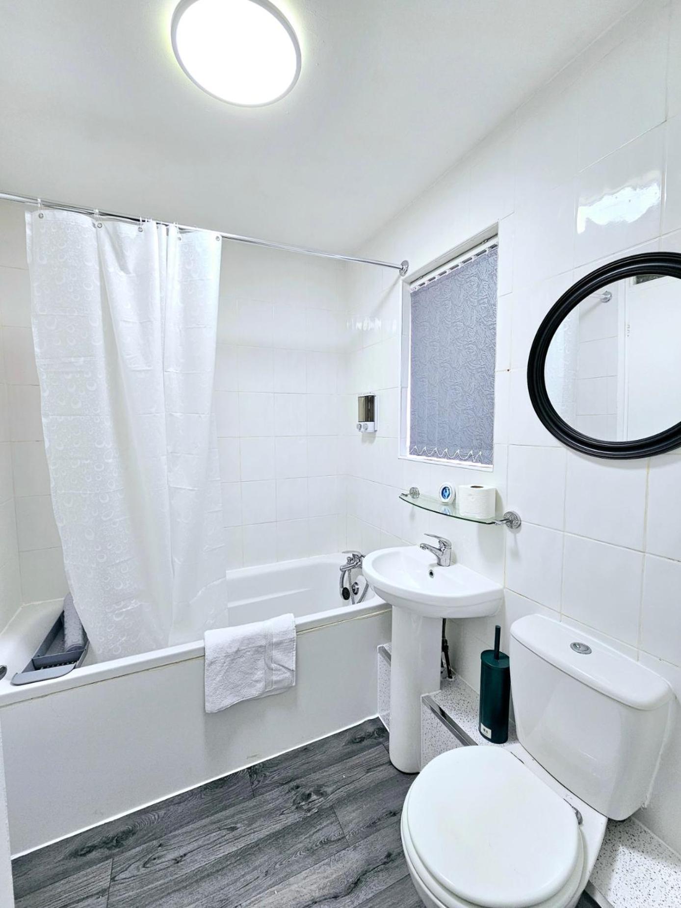 Lushstay Telford - Families, Contractors & Group Of Friends, Long Term Stay ภายนอก รูปภาพ