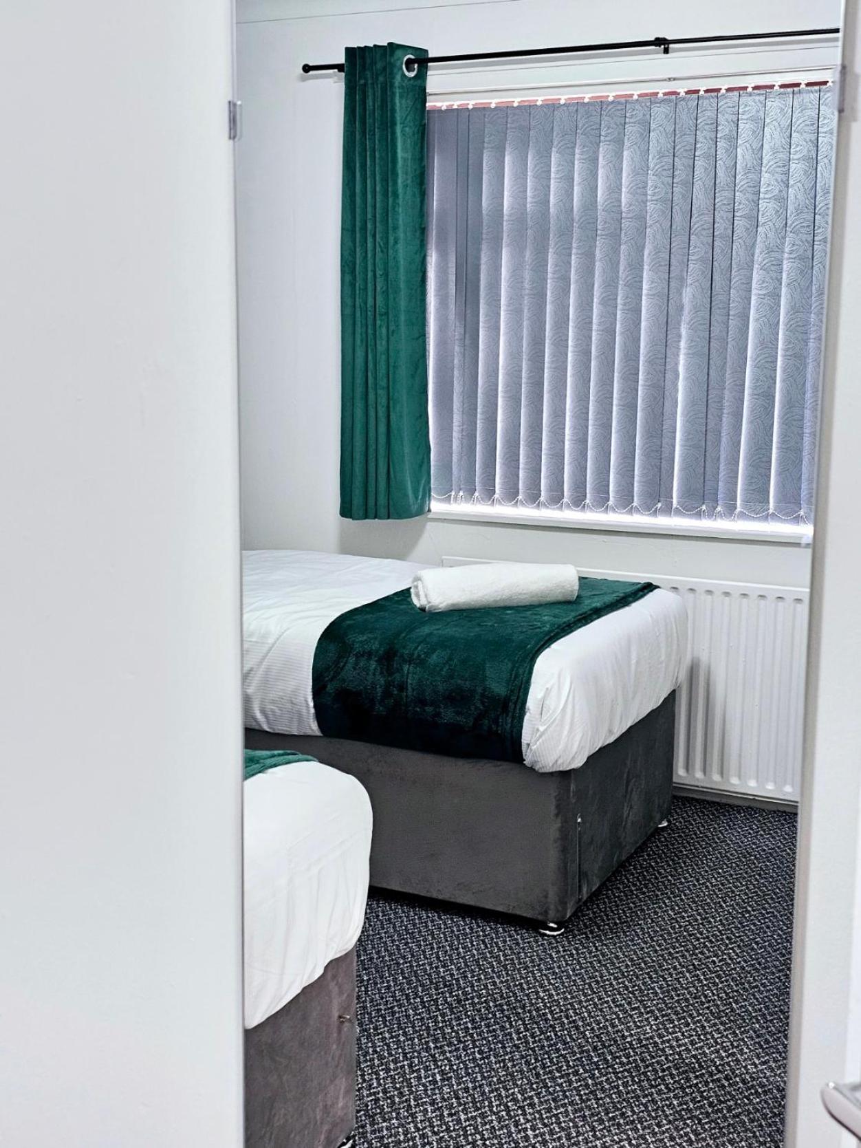 Lushstay Telford - Families, Contractors & Group Of Friends, Long Term Stay ภายนอก รูปภาพ